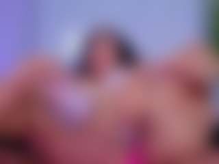 Chlooee's Live Sex Cam Show