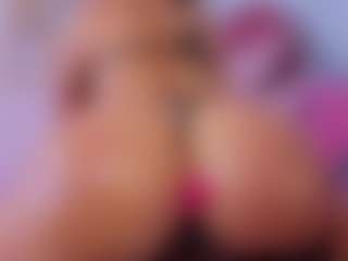 Chlooee's Live Sex Cam Show