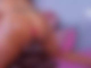 Chlooee's Live Sex Cam Show