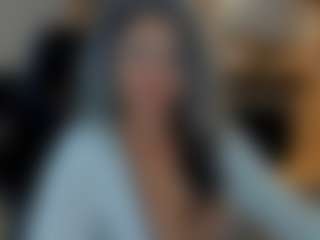 Live cam show with Claire95 - Petite MILF on madthumbs