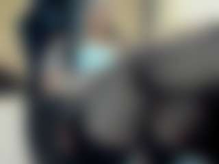 Claire95 MILF webcam performer live streaming