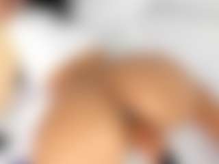 Live cam show with Diana - Bedroom on Pornisteam.com