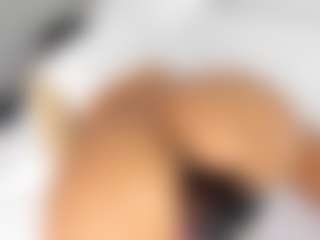 Live cam show with Diana - Strip on CamClone