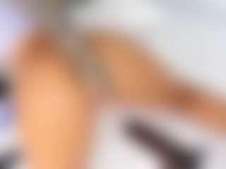 Live cam show with Diana - Bedroom Teen (18+) on CamClone