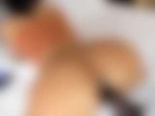 Live cam show with Diana - Spank on CamClone