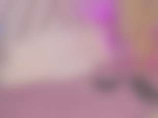 Live cam show with Sarahgrey18 - Implants on AdultVida.com