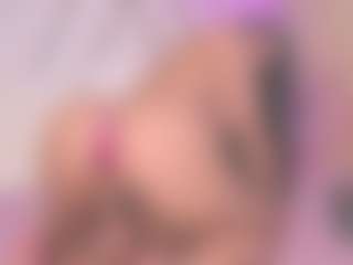 Live cam show with Sarahgrey18 - Bikini on Hubzter Live