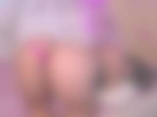 Live cam show with Sarahgrey18 - Bikini on Gym Cam Girls
