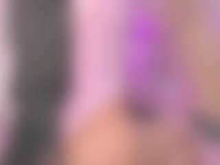 Live cam show with Sarahgrey18 - Bikini on Milfs Live