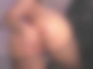 Live cam show with Sarahgrey18 - Ass Bouncing on Sweet Sext