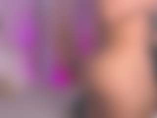 Live cam show with Sarahgrey18 - Thong on Camsoda