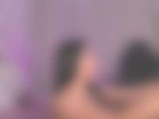 Live cam show with Sarahgrey18 - Thong on luckytryst.com