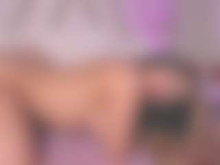 Live cam show with Sarahgrey18 - Lush on Milfs Live