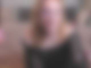 Live cam show with MadissonKiss - Fingers on live18s.com