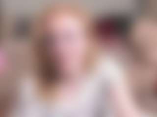 Live cam show with MadissonKiss - Spank on xDating