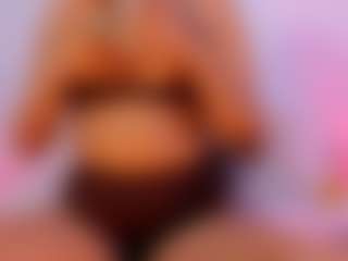 Live cam show with Sarah Reid - Amateur Curvy on sexylive.show