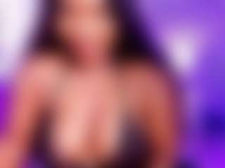 Live cam show with JELANY - Ebony MILF on Camsoda
