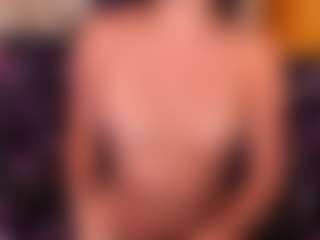 Live cam show with amandastrongj - Athletic on Stripli.com