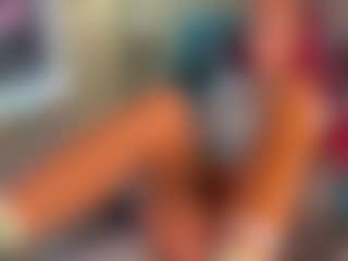 Live cam show with AgataBryantt - Scissoring on sexylivex.com
