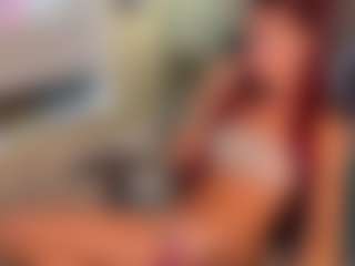 Live cam show with AgataBryantt - Skinny on Camsoda