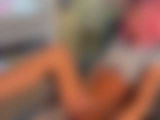 Live cam show with AgataBryantt - Skinny on Camsoda