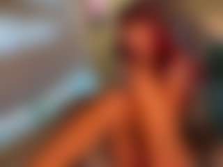 Live cam show with AgataBryantt - Bald on CamSextacy