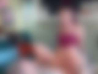 Live cam show with AgataBryantt - Shaved Pussy on Camsoda