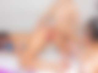 Live cam show with Cloe-World1 - Bedroom on Pornisteam.com