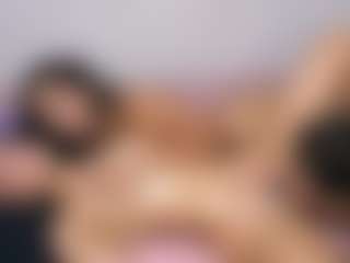 Live cam show with Cloe-World1 - Cute on friskycurves.com