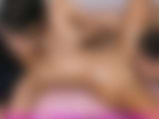 Live cam show with Cloe-World1 - Shaved Pussy on xDating