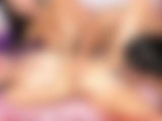 Live cam show with Cloe-World1 - Bedroom Curvy on friskycurves.com