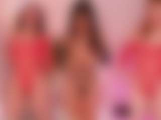 Live cam show with Cloe-World1 - Bedroom Curvy on Camsoda