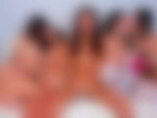 Live cam show with Cloe-World1 - Curvy Teen (18+) on LiveSexCams6