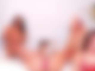 Live cam show with Cloe-World1 - Petite on Camsoda