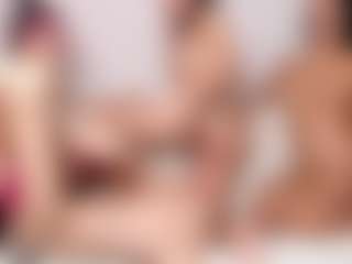 Live cam show with Cloe-World1 - Bedroom on Camsoda