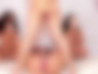 Cloe-World1's Live Sex Cam Show