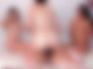 Live cam show with Cloe-World1 - Curvy Small Tits on TottyGirls