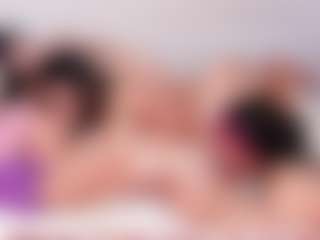 Live cam show with Cloe-World1 - Petite on eurowanks.com