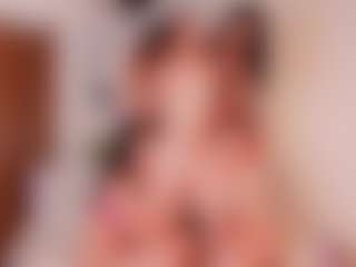 Live cam show with Cloe-World1 - Petite on CamClone