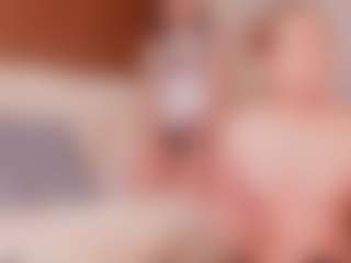 Cloe-World1's Live Sex Cam Show