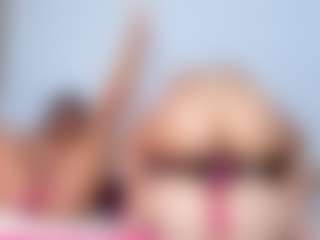 Live cam show with Cloe-World1 - Bikini on Camsoda