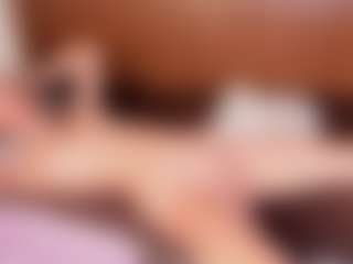 Show en direct avec Cloe-World1 - Strip sur Camsoda