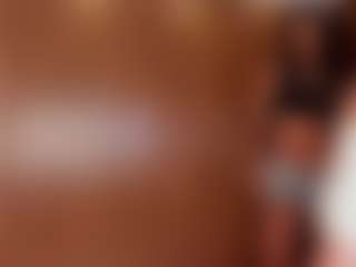 Live cam show with Cloe-World1 - Amateur on TeamSkeetLive