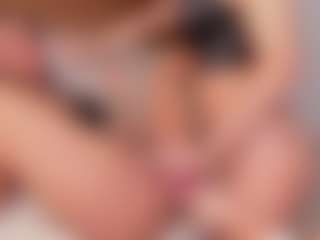 Live cam show with Cloe-World1 - Dildo on TeamSkeetLive