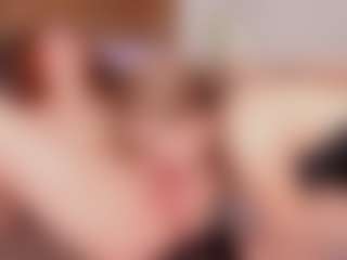 Live cam show with Cloe-World1 - Tease on intimatelivegirls.com