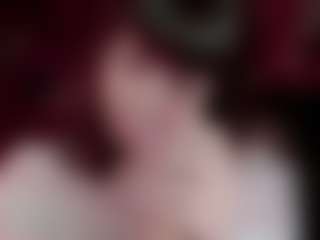 Live cam show with Camiiowo - Ball Sucking on Dare Cams