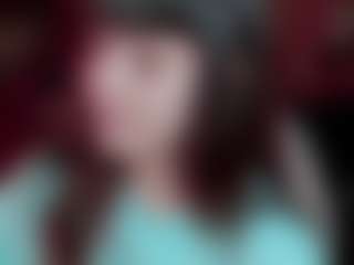 Live cam show with Camiiowo - Oil on crypto-cams