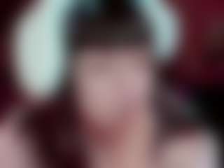 Live cam show with Camiiowo - Teen (18+) on Latina Girls