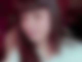 Live cam show with Camiiowo - Body Massage on luckytryst.com