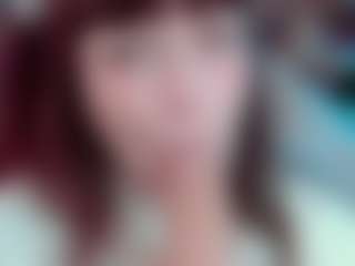 Live cam show with Camiiowo - Oil on AdultVida.com